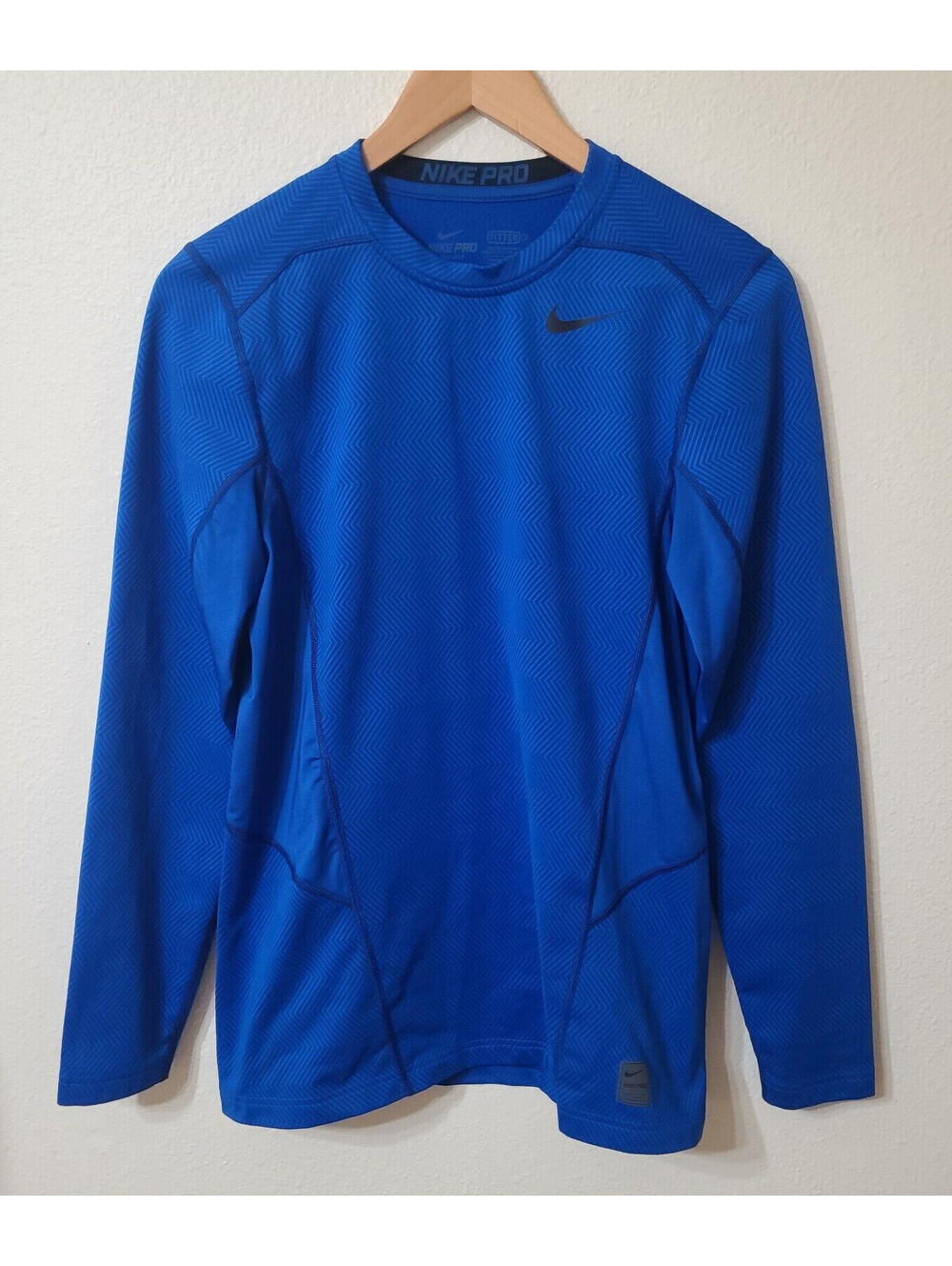 Nike Pro Dri-Fit Fitted Long Sleeve Shirt Size M Blue Chevron Pattern